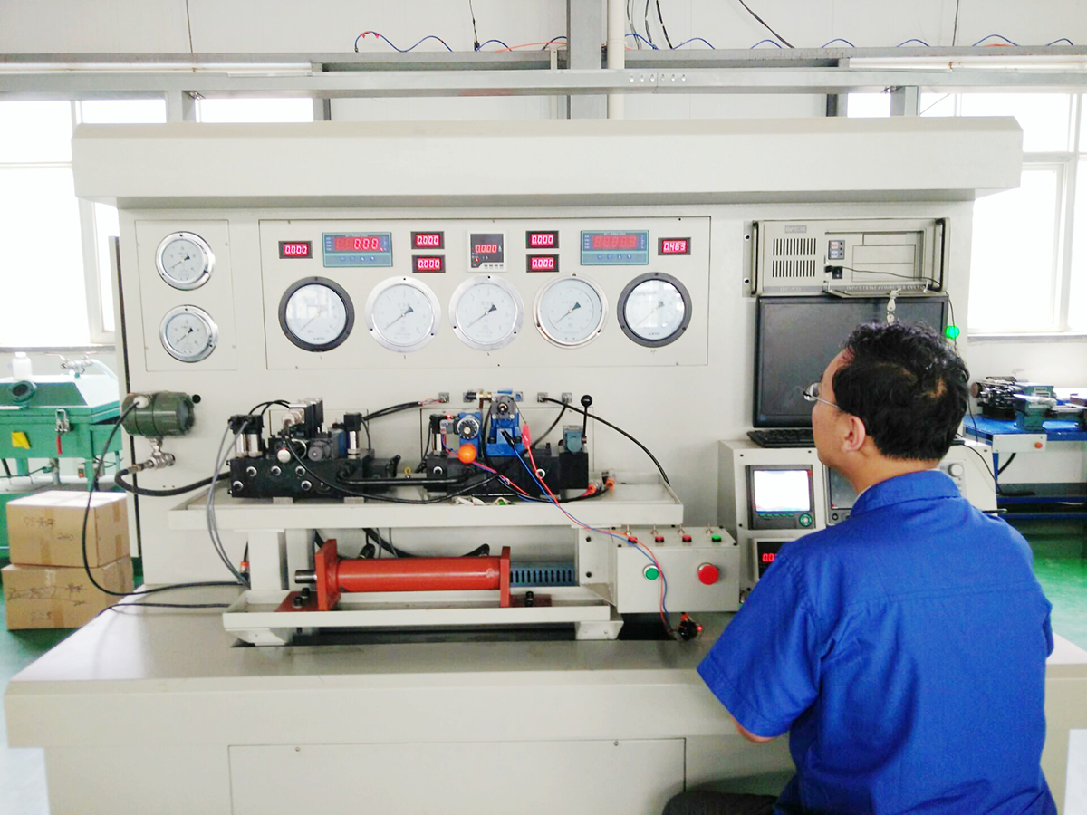 Electromagnet dynamic test bench